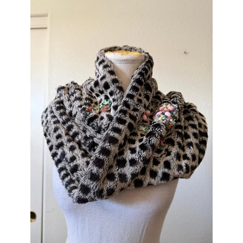 Anthropologie sleeping on snow Faux Fur Cowl Neck Snood Gray Leopard One Size